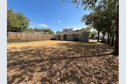 427 NE 38th Street, Grand Prairie, TX 75050 - Photo 12