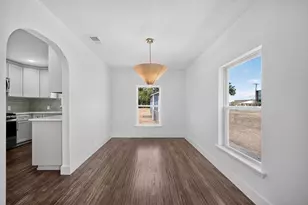 409 S Barnett Ave, Dallas, TX 75211 - Photo 6