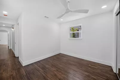 409 S Barnett Avenue, Dallas, TX 75211 - Photo 20