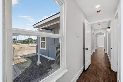409 S Barnett Avenue, Dallas, TX 75211 - Photo 20
