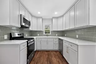 409 S Barnett Ave, Dallas, TX 75211 - Photo 2