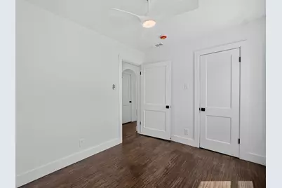 409 S Barnett Avenue, Dallas, TX 75211 - Photo 18