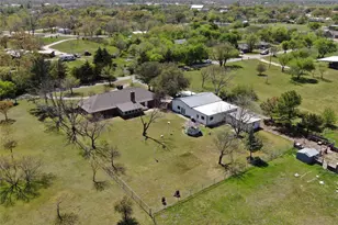 517 E Locust St, Nocona, TX 76255 - Photo 32