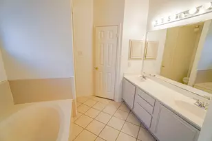 933 Blossomwood Ct, Arlington, TX 76017 - Photo 18