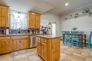 316 Shane Ln, Burleson, TX 76028 - Photo 12