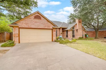 316 Shane Lane, Burleson, TX 76028 - Photo 2