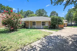 2429 Lakeview Cir, McKinney, TX 75072 - Photo 1