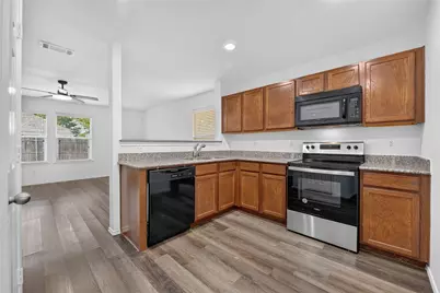 320 Chalkstone Drive, Fort Worth, TX 76131 - Photo 12