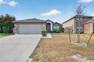 320 Chalkstone Dr, Fort Worth, TX 76131 - Photo 1