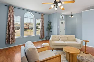 1025 Buffalo Springs Dr, Fort Worth, TX 76140 - Photo 10