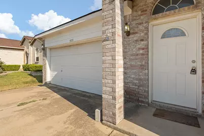 1025 Buffalo Springs Drive, Fort Worth, TX 76140 - Photo 8
