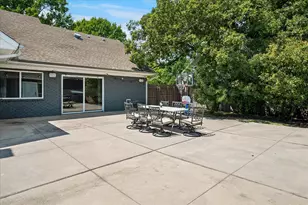 14010 Carillon Dr, Dallas, TX 75240 - Photo 38