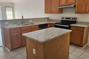 5901 Rising Meadow Dr, Arlington, TX 76018 - Photo 10