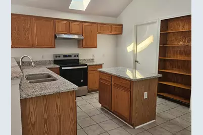 5901 Rising Meadow Drive, Arlington, TX 76018 - Photo 8