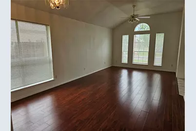 5901 Rising Meadow Drive, Arlington, TX 76018 - Photo 4