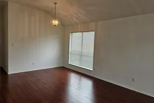 5901 Rising Meadow Dr, Arlington, TX 76018 - Photo 2