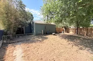 2681 Texas Dr, Dallas, TX 75211 - Photo 20