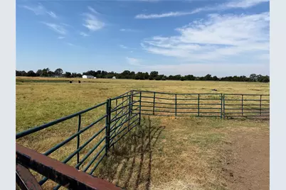 215 Batey, Collinsville, TX 76233 - Photo 6