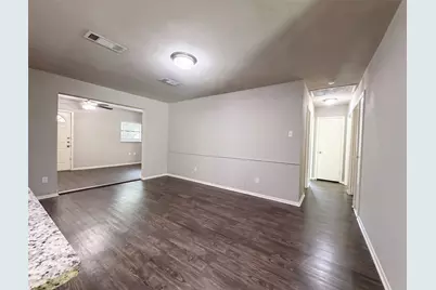 330 E Coral Way, Grand Prairie, TX 75051 - Photo 6