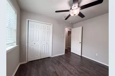 330 E Coral Way, Grand Prairie, TX 75051 - Photo 16