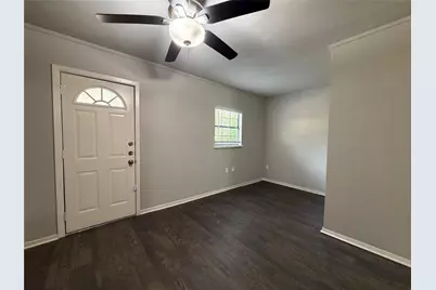 330 E Coral Way, Grand Prairie, TX 75051 - Photo 8