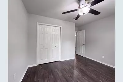 330 E Coral Way, Grand Prairie, TX 75051 - Photo 12