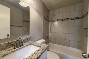 330 E Coral Way, Grand Prairie, TX 75051 - Photo 10