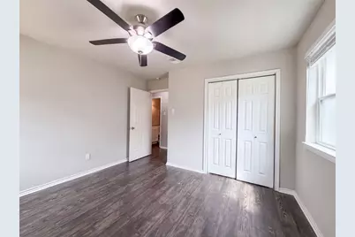 330 E Coral Way, Grand Prairie, TX 75051 - Photo 14