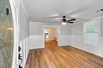 203 N Pendell Avenue, Cleburne, TX 76033 - Photo 4
