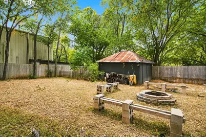 203 N Pendell Avenue, Cleburne, TX 76033 - Photo 24