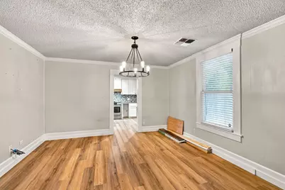 203 N Pendell Avenue, Cleburne, TX 76033 - Photo 6