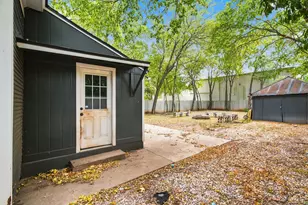 203 N Pendell Ave, Cleburne, TX 76033 - Photo 20