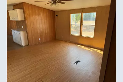 128 Rommel Court, Springtown, TX 76082 - Photo 14