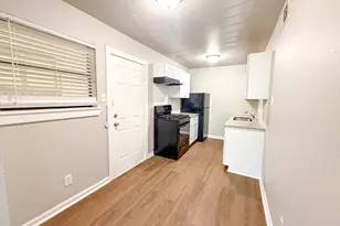 808 Blaylock Dr, Dallas, TX 75203 - Photo 8