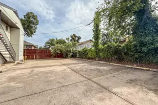 808 Blaylock Dr, Dallas, TX 75203 - Photo 22