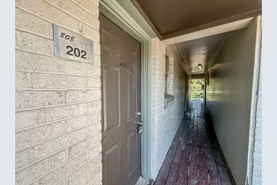 808 Blaylock Drive #202, Dallas, TX 75203 - Photo 4