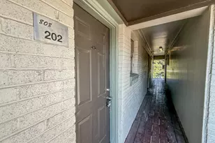 808 Blaylock Dr, Dallas, TX 75203 - Photo 4