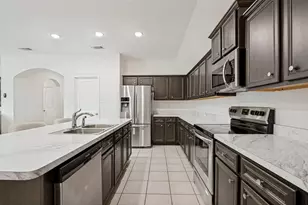 4022 Meadow Canyon Dr, Lancaster, TX 75146 - Photo 12