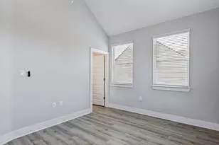 1042 Rosemont St, Austin, TX 78723 - Photo 14