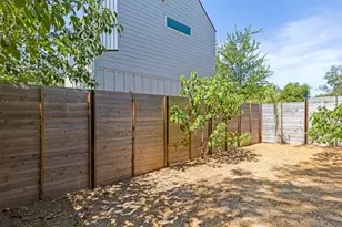 1042 Rosemont St, Austin, TX 78723 - Photo 24