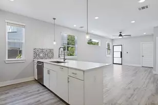 1042 Rosemont St, Austin, TX 78723 - Photo 4