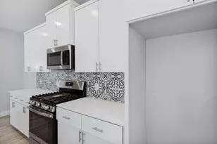 1042 Rosemont St, Austin, TX 78723 - Photo 8