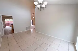 742 Hummingbird Cir, Lewisville, TX 75067 - Photo 10