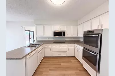 742 Hummingbird Circle, Lewisville, TX 75067 - Photo 2