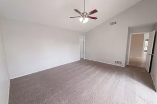 742 Hummingbird Cir, Lewisville, TX 75067 - Photo 8