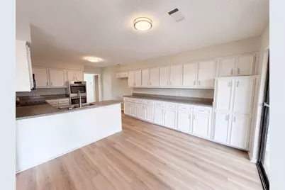 742 Hummingbird Circle, Lewisville, TX 75067 - Photo 14