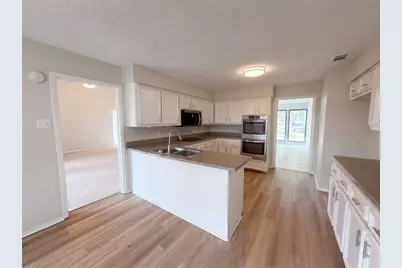 742 Hummingbird Circle, Lewisville, TX 75067 - Photo 12