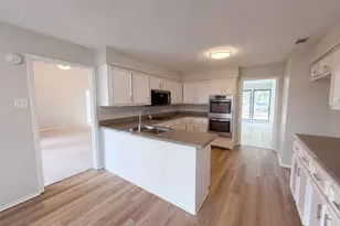 742 Hummingbird Cir, Lewisville, TX 75067 - Photo 12