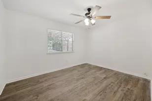 821 E Glendale St, Crowley, TX 76036 - Photo 6
