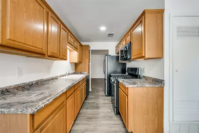 821 E Glendale St., Crowley, TX 76036 - Photo 2